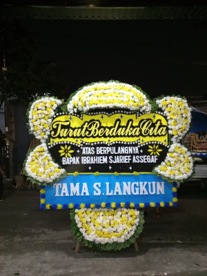 Papan Bunga Duka di Tlogopucang